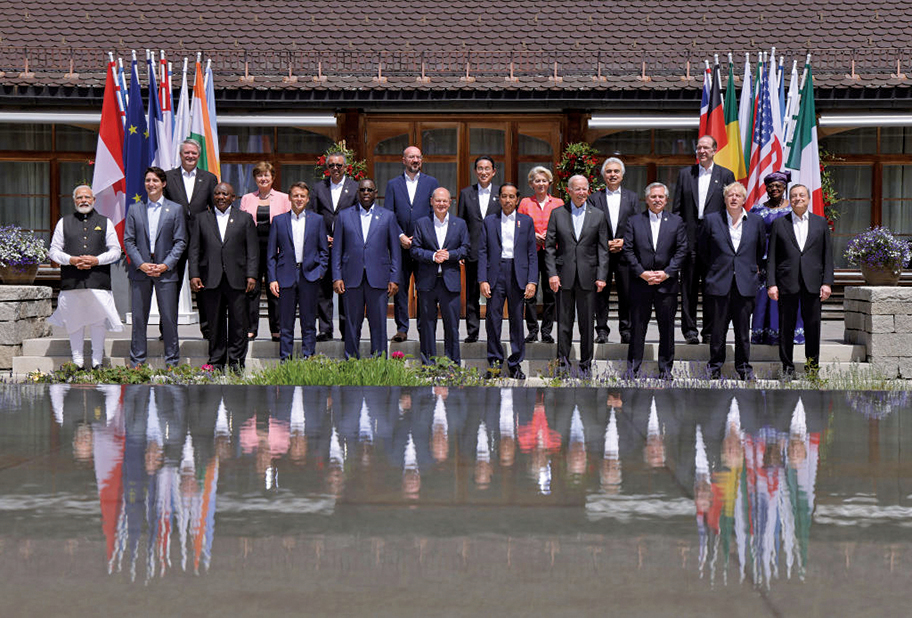 印尼總統維多多（右5）受邀參加七大工業國集團（G7）為期2天在德國的峰會。（Getty Images）
