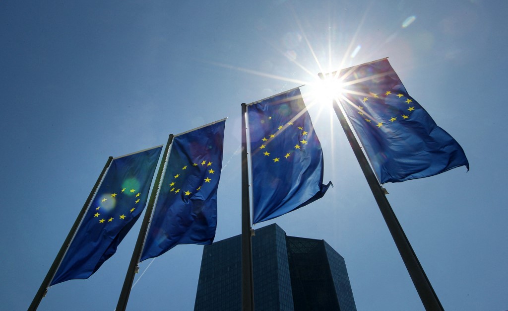 歐元區5月失業率跌至6.6%。（DANIEL ROLAND / AFP）