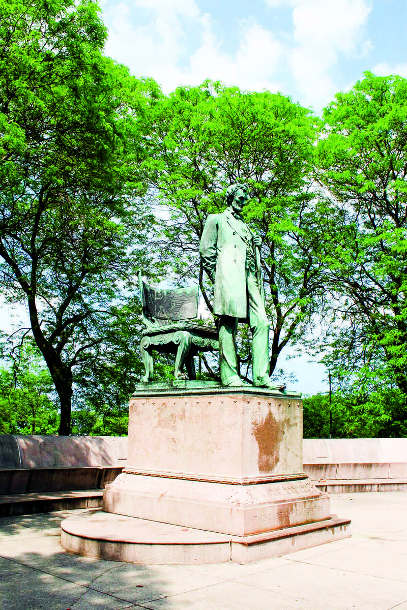奧古斯都聖高登斯的紀念銅像作品《亞伯拉罕林肯》（Abraham Lincoln: The Man），1887年創作，芝加哥林肯公園。(Pamela Brick/Shutterstock)  