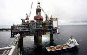 抗議油價飆漲 英駕駛龜速上路 挪威海上油田工人罷工 推高油價