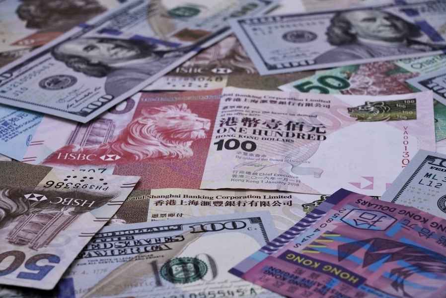 港幣聯繫匯率續受衝擊 香港金管局三個月近30次出手回購1874億港幣