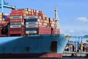 【板塊消息】Maersk警告全球貨櫃需求放緩 東方海外跌3.7%、海豐插5.1%