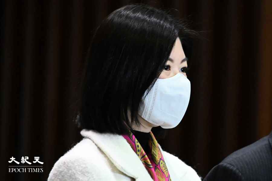 袁弓夷被指違《國安法》容海恩登報脫離「爺媳關係」  學者：彰顯政治效忠