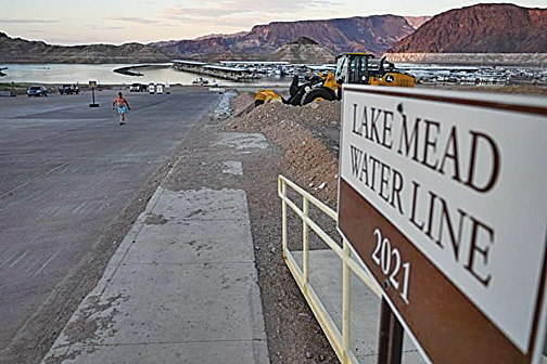 美國最大人工湖乾涸 驚現更多人體遺骸