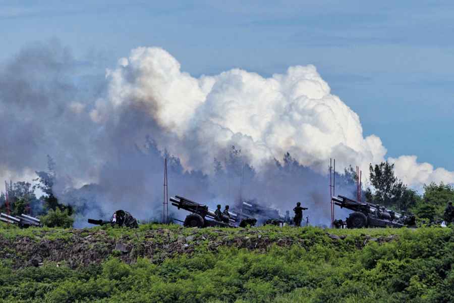 二十艘中台軍艦中線對峙