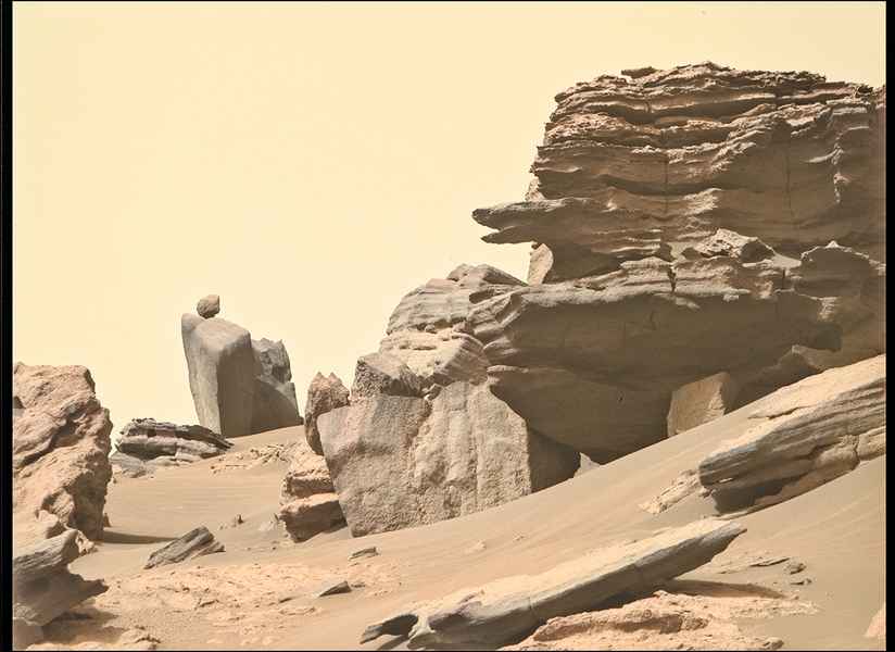 毅力號傳回火星上怪石照 大石沾著圓形小石
