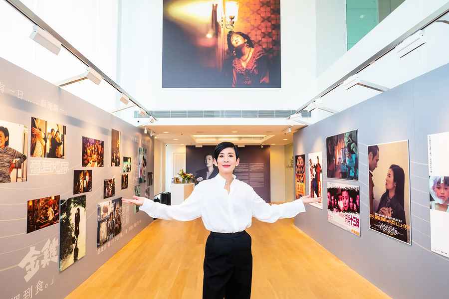 香港國際電影節響頭炮 展出吳君如劇照及獎座