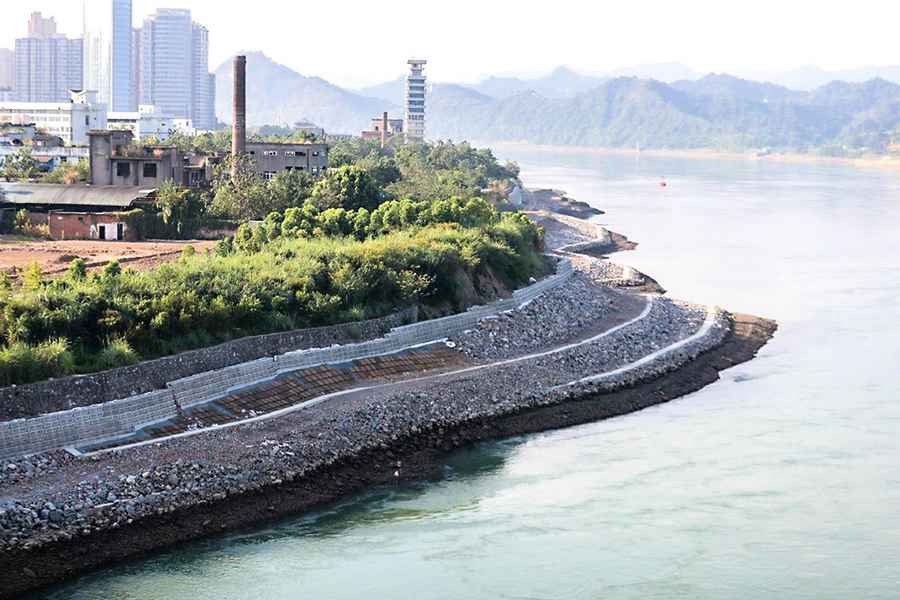 長江水位61年最低 中國六省近百萬人用水受限
