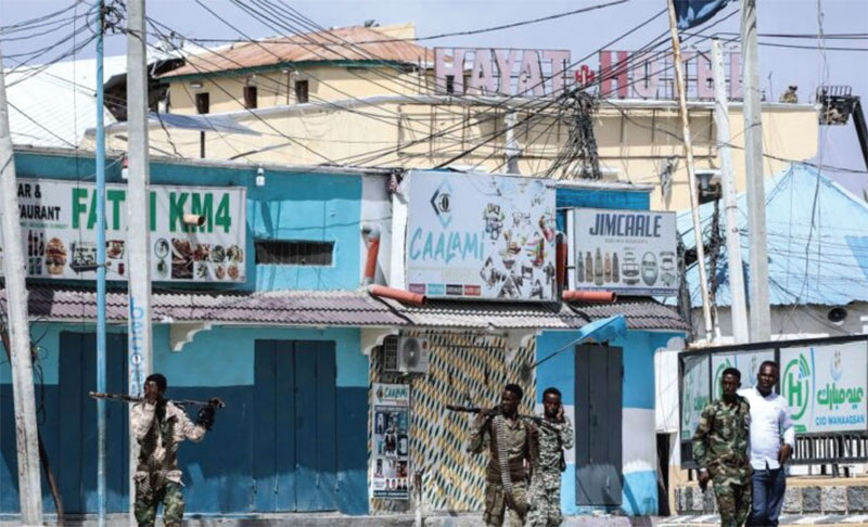 索馬里飯店遭襲擊  對峙30小時至少13人死