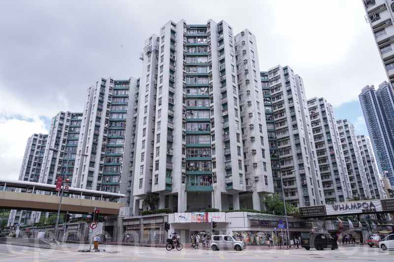 中原城市領先指數CCL今天（26日）公布截至8月21日，香港樓價一周下降0.59%。圖為黃埔花園。（余鋼／大紀元）