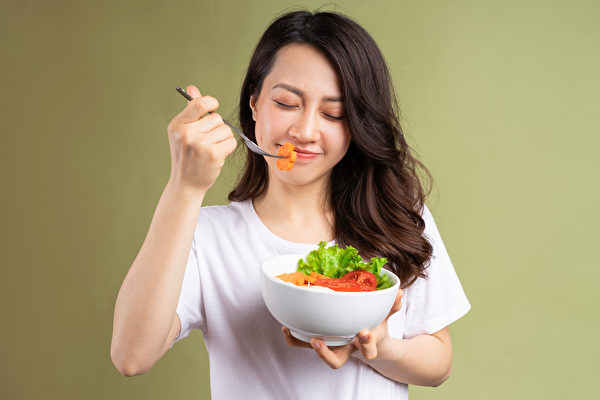 醫師分享：多攝入6種食物能夠保養肌膚 抗衰老