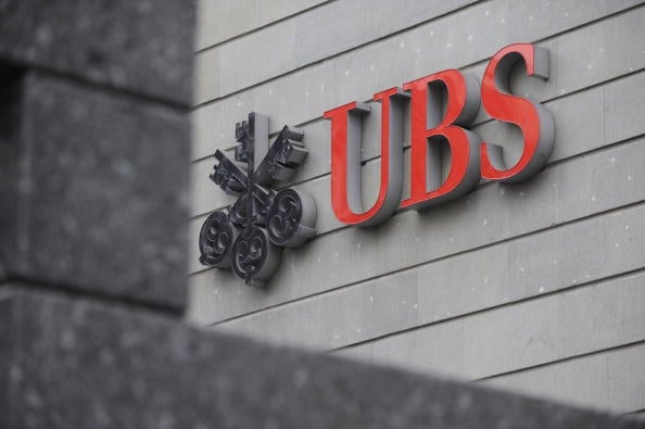彭博社31日引述消息人士指，瑞銀集團（UBS Group AG）在香港削減了數名涉及內地市場業務的銀行家。（SEBASTIEN BOZON/AFP/Getty Images）