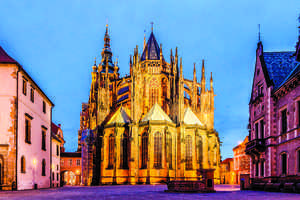 布拉格最神聖的天際線：聖維特大教堂