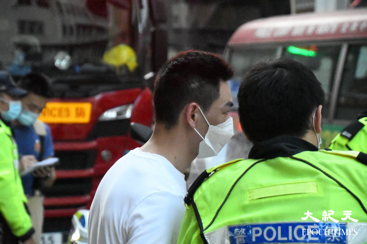 後車司機接受警方調查。（麥碧／大紀元)