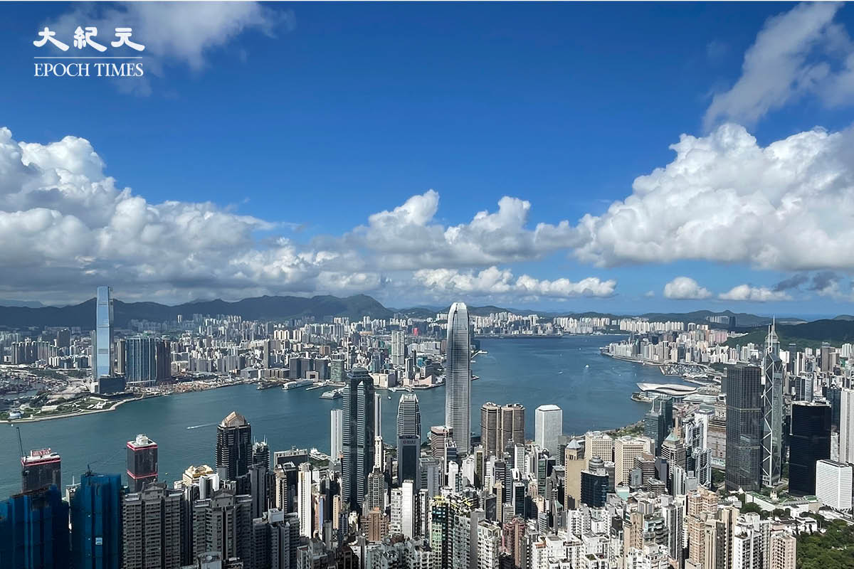彭博社引述消息指，不少華爾街高層尚未決定是否參加11月在香港舉辦的金融會議，將視乎香港的入境隔離政策而作出決定。（李曉彤/大紀元）