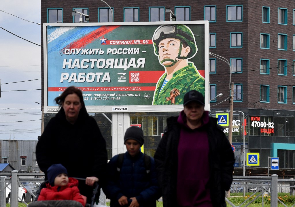 在俄羅斯徵召國民入伍的告示版。（Olga MALTSEVA / AFP）