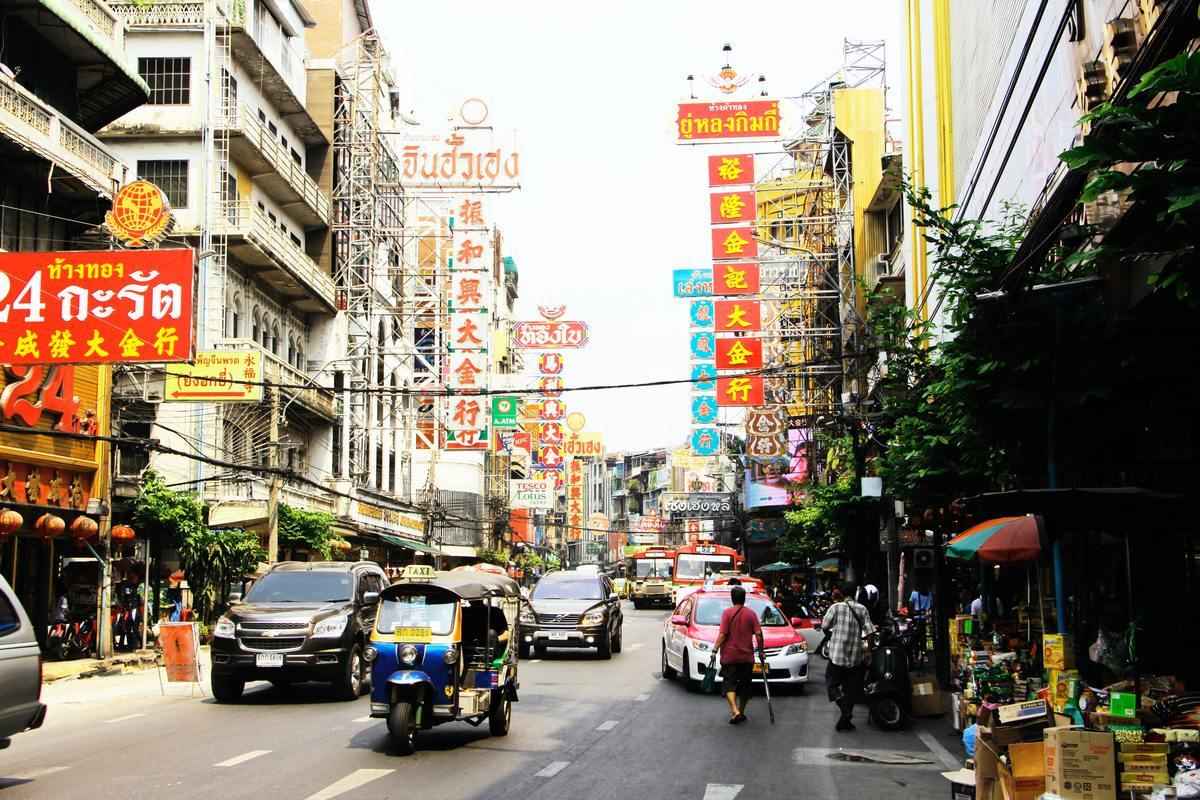 曼谷耀華力路的街頭小吃廣受喜愛。(圖 / Unplash、Pixabay)