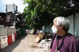 志記鎅木廠被封翌日 負責人逐少將水馬外部份木方運走