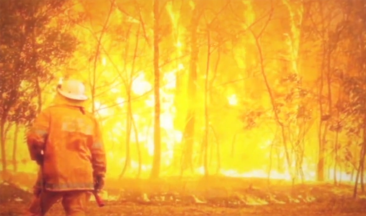 帕克準確預言澳洲會發生超大自然災害，結果2019年9月澳洲一場山火燃燒了幾個月，燒毀了600萬公頃林地和30億動物葬身火海。（未解之謎影片截圖）