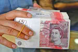 英債匯市場險崩 減稅計劃急轉彎