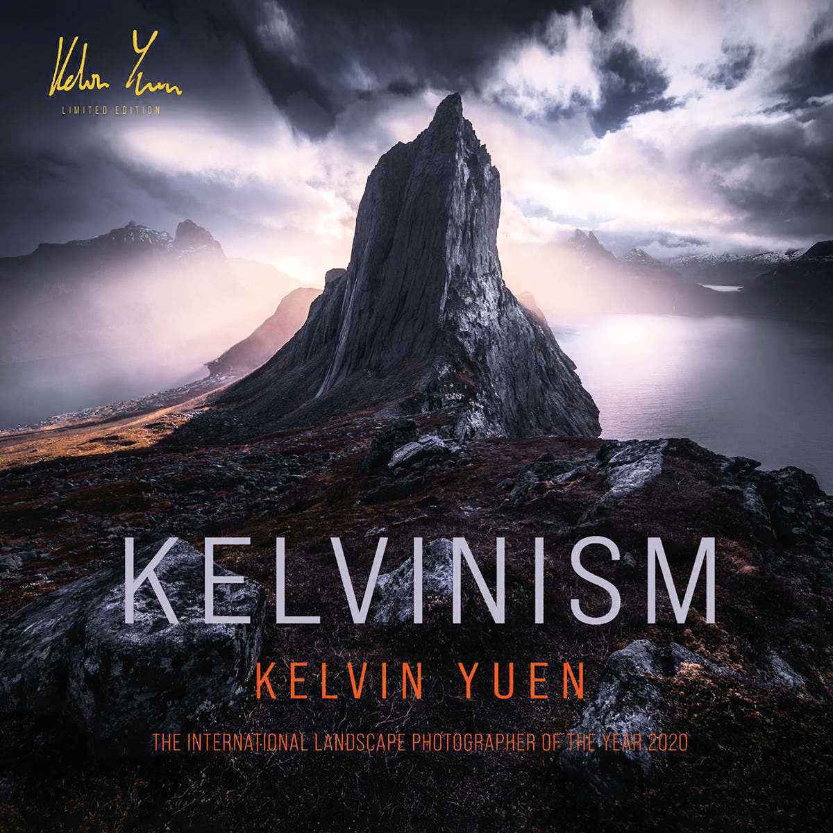  Kelvin Yuen將自己近年來拍攝的相片集結成個人首本作品集《KELVINISM》。