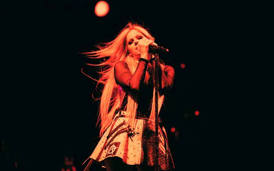 兩度延期仍與歌迷緣慳一面 Avril Lavigne香港站演唱會告取消