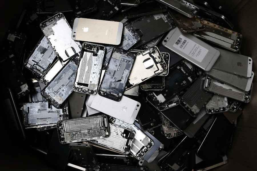 手機等電子產品產生大量電子垃圾 威脅環境