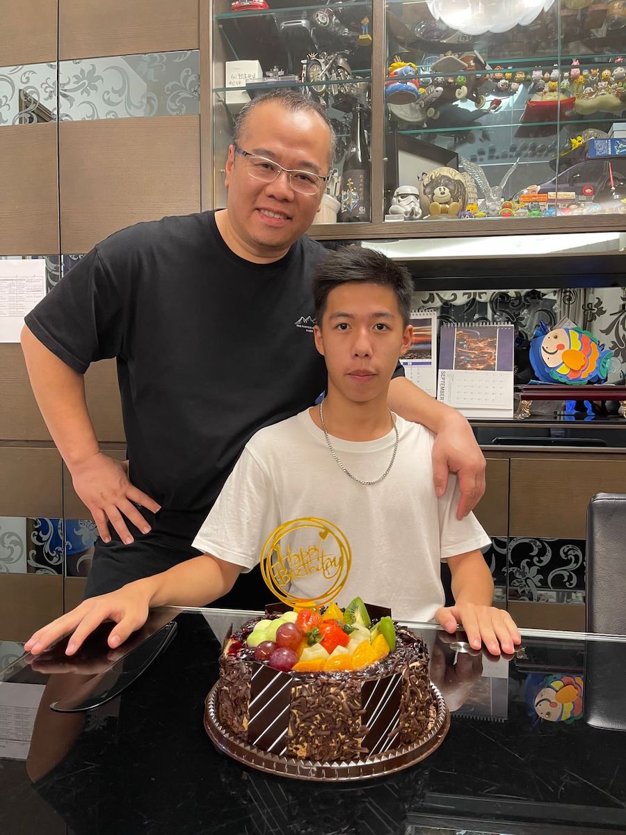 Javan近期剛過14歲生日，兩年間在課餘時間跟隨父親Billy走訪香港的山海，以不同的角度欣賞香港的美麗。（受訪者提供）