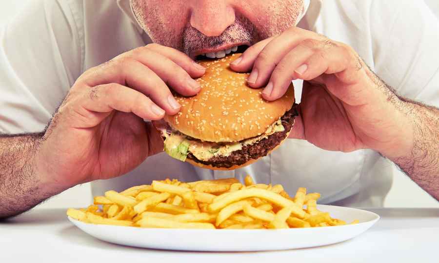 研究指入睡時間進食更易肥胖 還導致代謝紊亂
