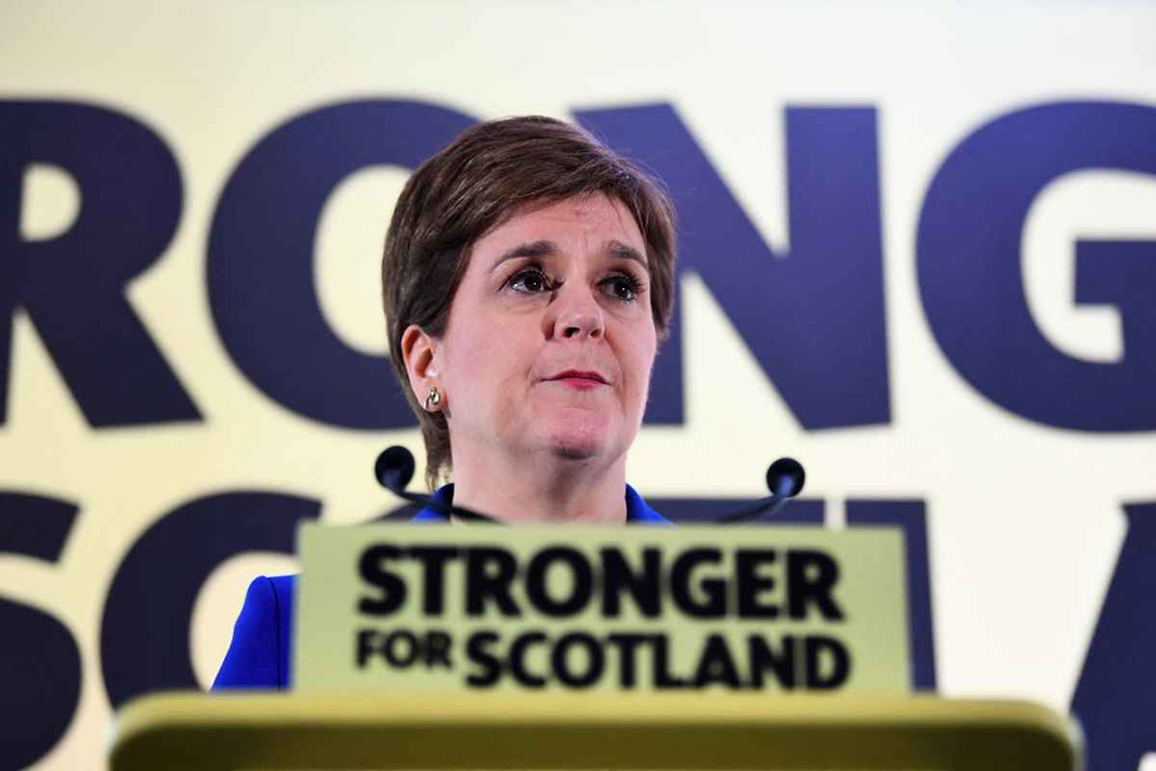 11月23日，蘇格蘭第一部部長施雅晴（Nicola Sturgeon）在愛丁堡舉行記者會。 此前最高法院阻止蘇格蘭關於是否獨立的新一輪投票。原因是未經倫敦同意。（AFP）