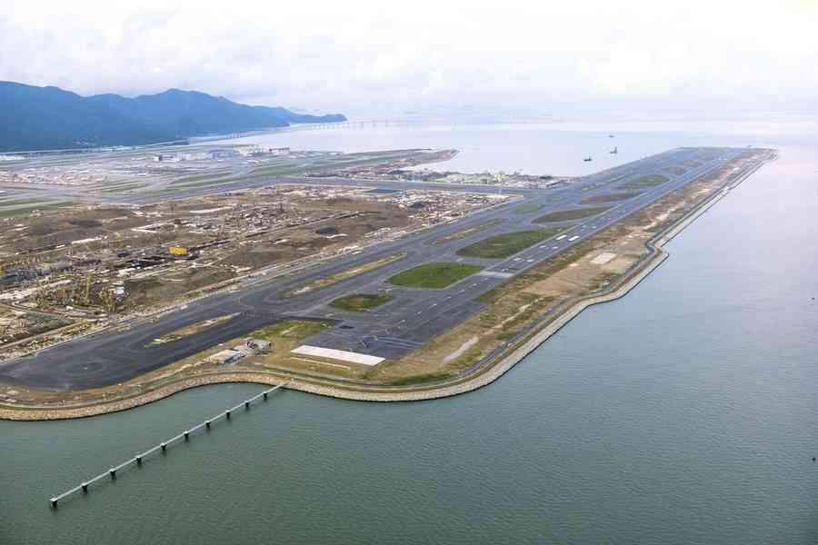 機場北跑道已重開 暫作備用以配合移走失事飛機