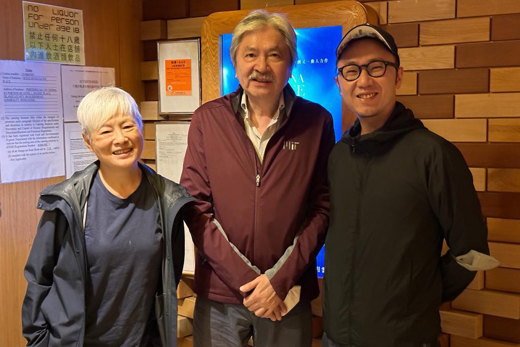 曾俊華與《過時·過節》導演曾慶宏（右）和監製莊麗珍（左）合照。（曾俊華Facebook圖片）