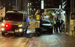 男子將車停泊行人路邊小睡片刻 最終涉酒駕被捕