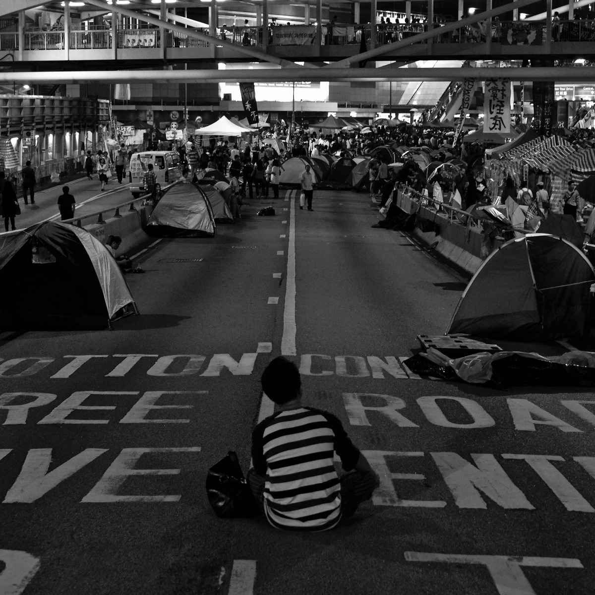 2014年香港「雨傘運動」期間，街頭立起的帳篷。（受訪者提供）