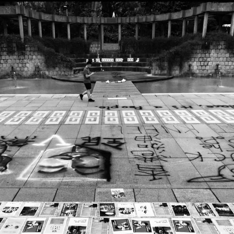 2019年香港中文大學一景，張燦輝認為黑白相片更能凸顯當時的社會環境氣氛。（受訪者提供）