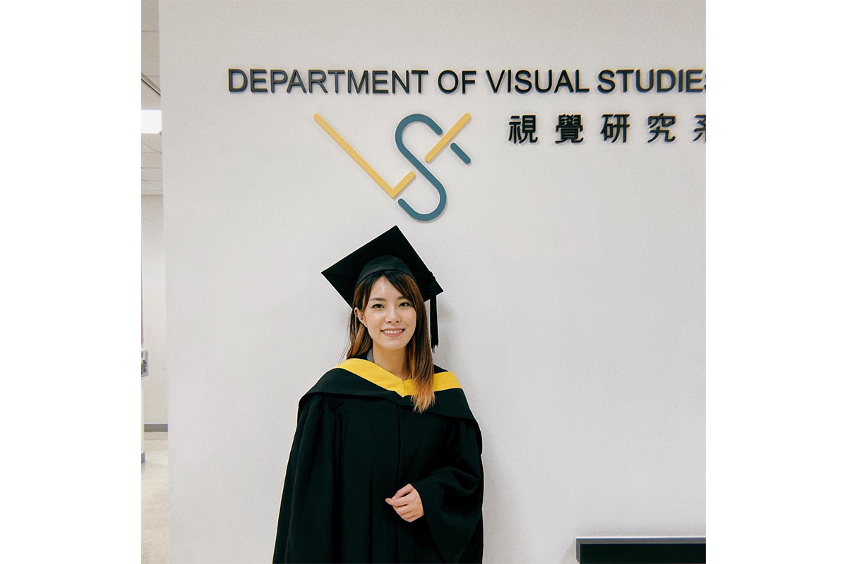黃子悅在社交媒體貼出在嶺南大學視覺藝術系拍下的畢業照片，表示自己終於大學畢業。（黃子悅Facebook）