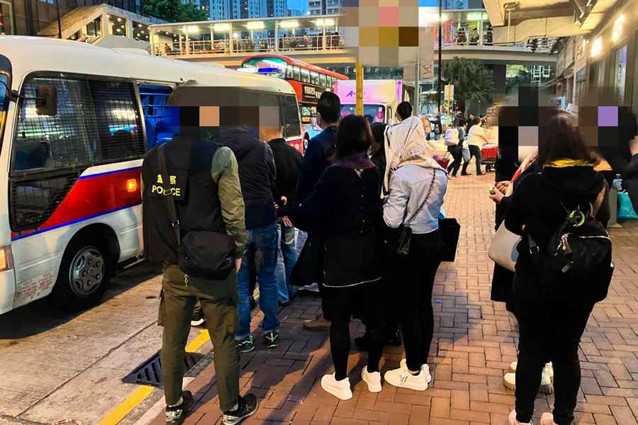 荃灣警破非法麻雀檔 7男10女被捕並遭票控