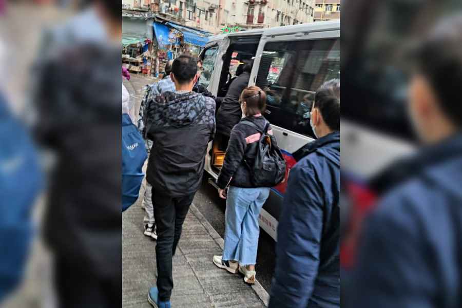 警觀塘元朗破非法麻雀檔 拘捕9男6女