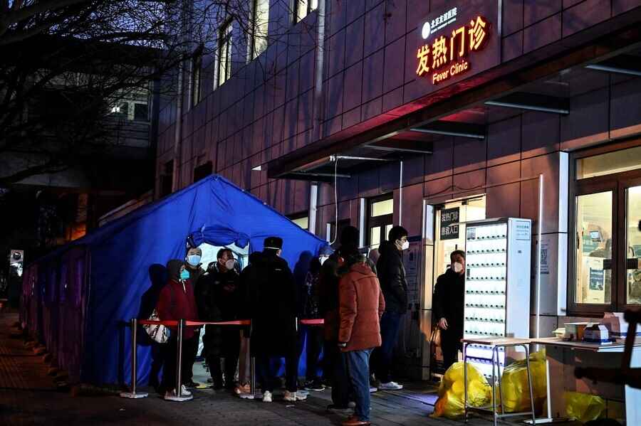 中共防疫政策轉向 未染疫者就業受歧視