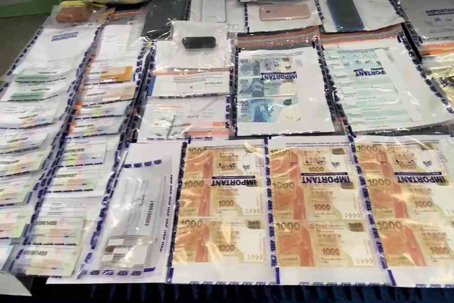 涉嫌行使及製造偽鈔  一男一女被捕