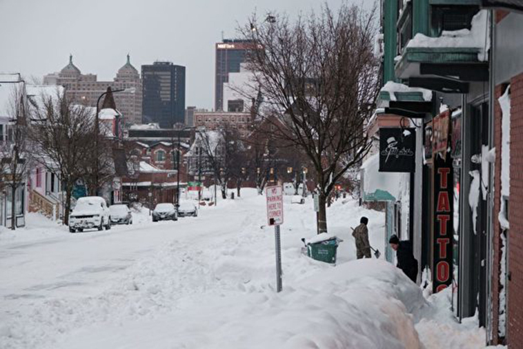 歷經致命暴風雪 拜登承諾協助救援