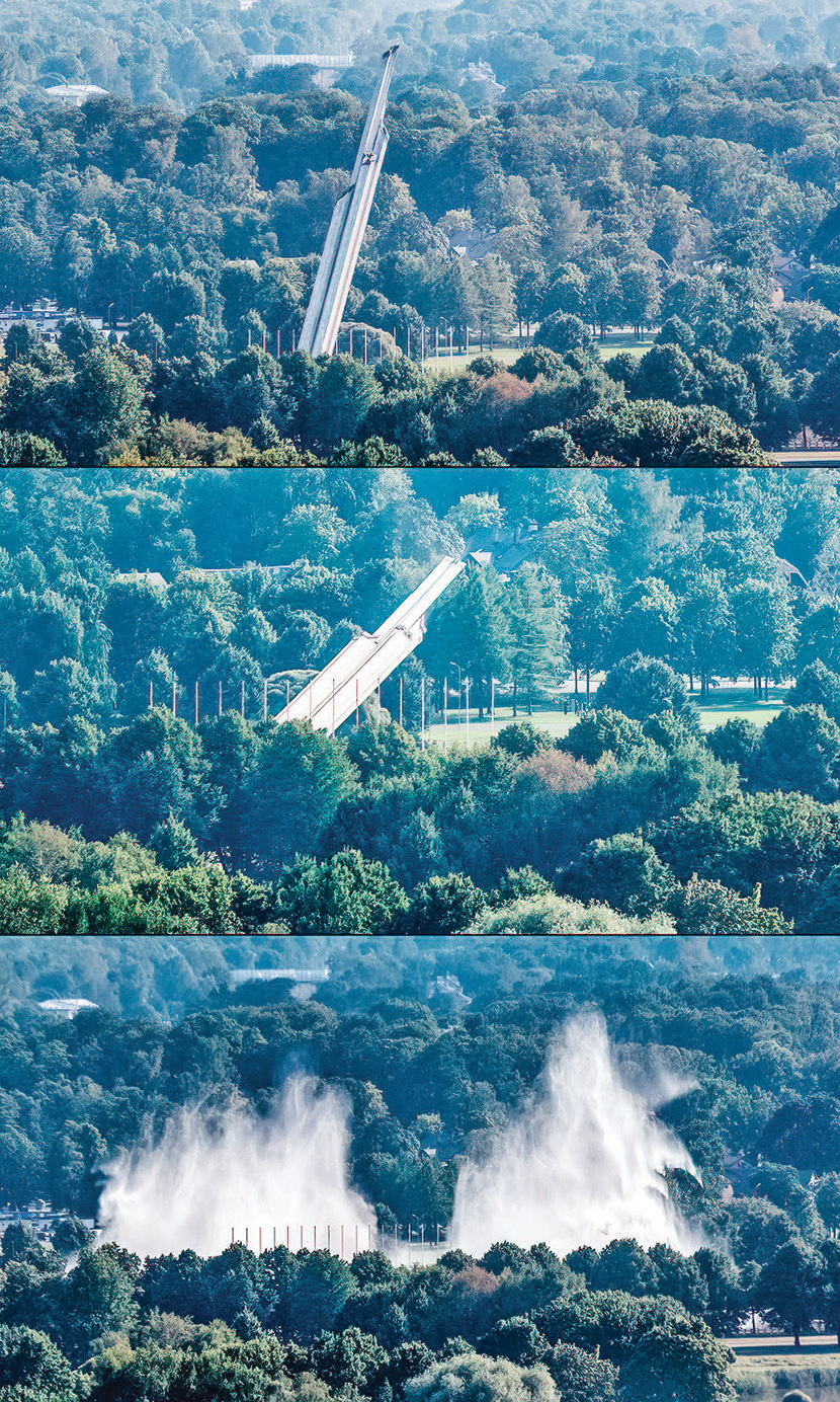 2022年8月25日，拉脫維亞首都一個蘇聯時代紀念碑被拆除。（AFP）