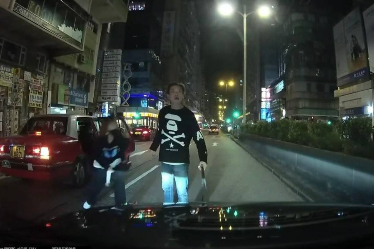 男子疑不滿被呠，喝罵司機。（香港突發報料區facebook）