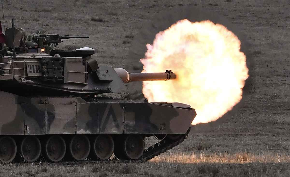 2019年5月9日，在墨爾本以北約 100 公里的軍事基地，澳洲軍隊的M1A1艾布拉姆斯主戰坦克展示聯合武器能力。（WILLIAM WEST/AFP via Getty Images）