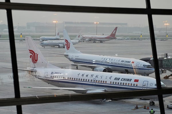 中國三大航空去年均虧超300億