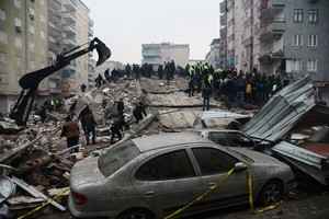 【持續更新】土耳其地震｜最新傷亡數字增至超過3700人死、逾萬人受傷
