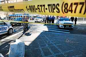 紐約卡車撞傷八名行人 二人傷勢嚴重