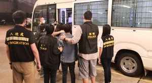 警方灣仔跨部門打擊黑工 拘捕四名印尼籍女子