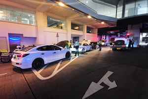 尖沙咀停車場打擊非法改裝車 警方拖走10車 向16輛車發傳票
