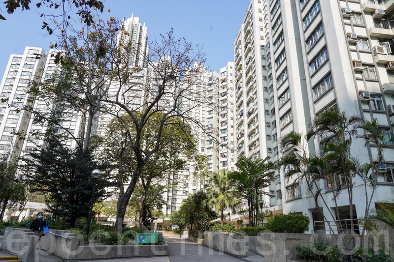 【2017年貨蝕4%】西灣河鯉景灣三房1,200萬易手